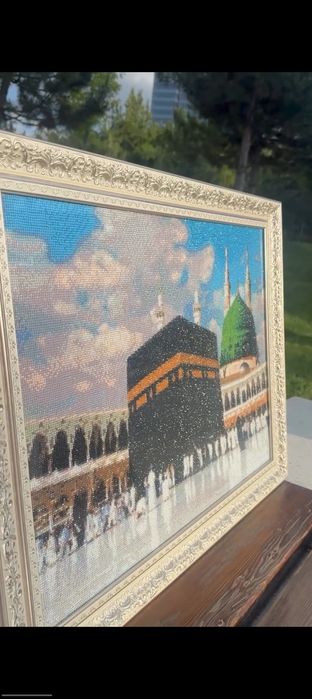 Картина из страз покрыта акриловым лаком. Под стеклом. П