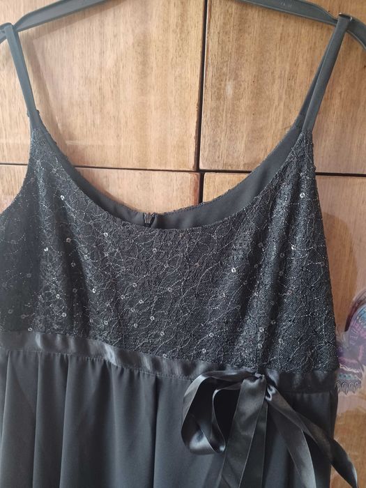 Черна  рокля-полиестер.