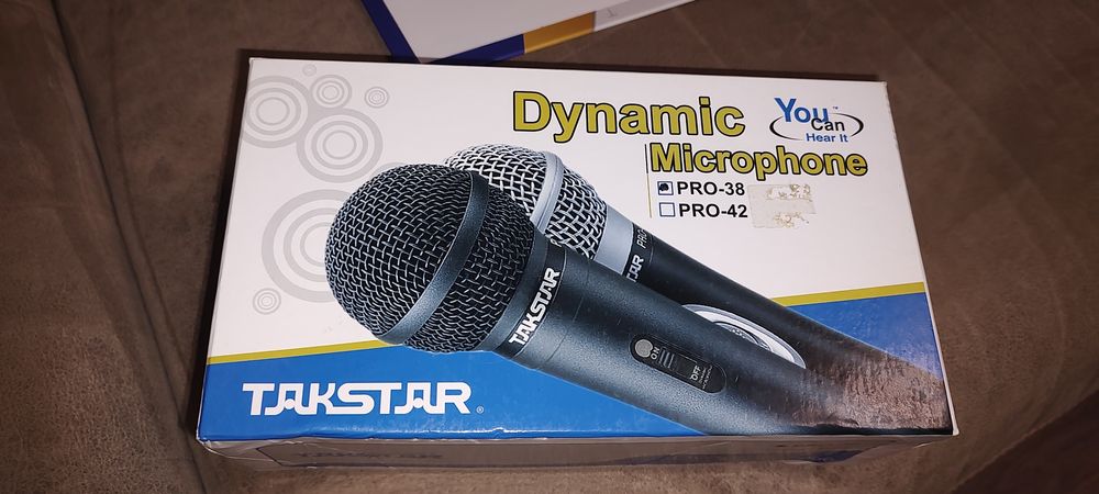 Vând  microfon, nou, cu fir Takstar