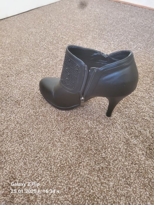 Официални черни боти