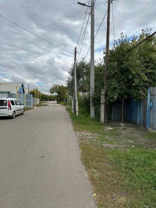 Продам дом с хозпостройками и земельным участком