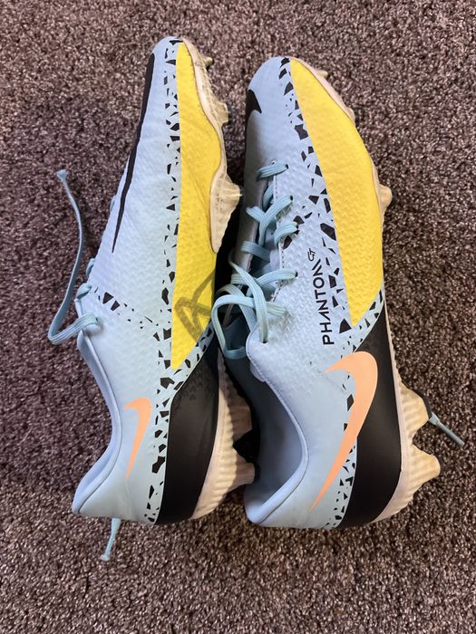 Ghete de fotbal Nike Phantom