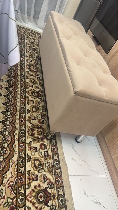 кушетка продается в наборе