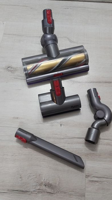 Aspirator vertical Dyson v11 Absolute Pro Gold