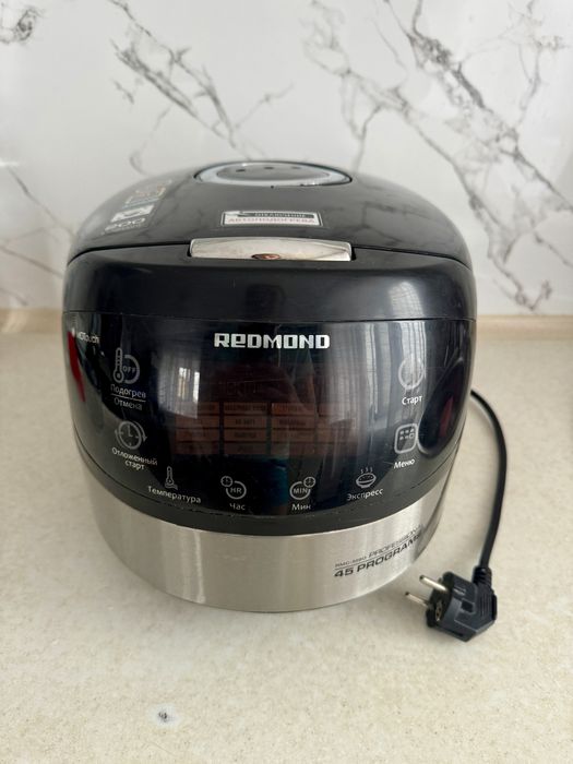 Мультиварка Редмонд REDMOND RMC-M90