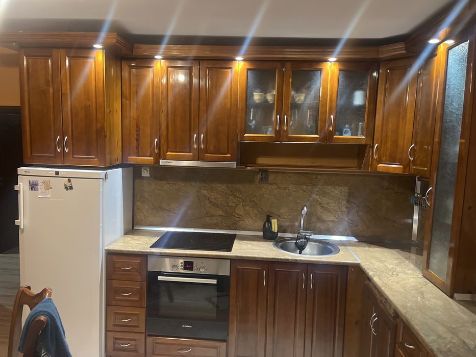 Кухня от масивно дърво