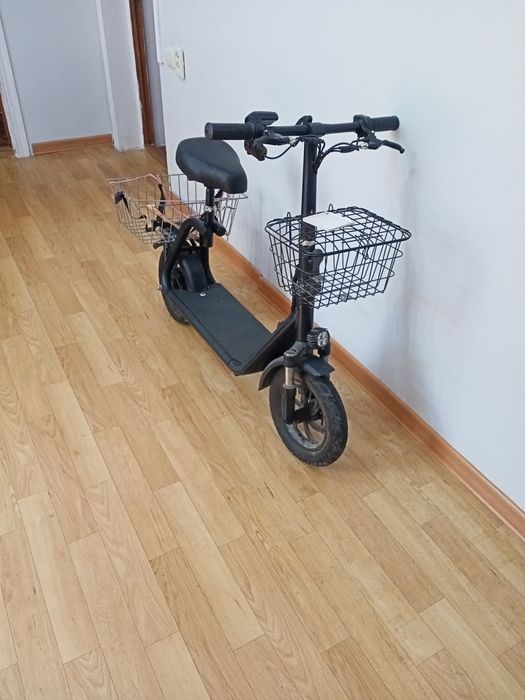 Продается электросамокат почти новый