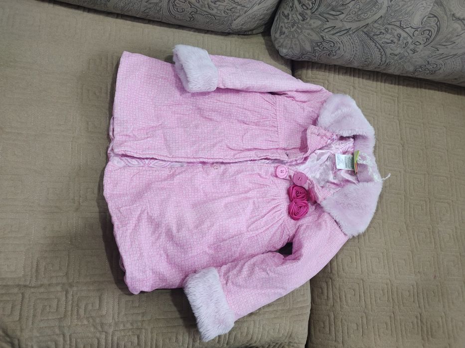 Детские куртки и одежда для девочки