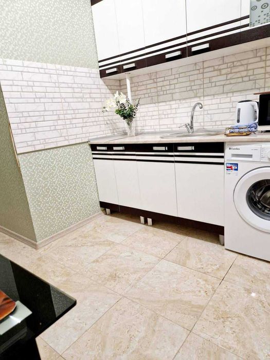 Дава се под наем Едностаен апартамент в София, Изток - 40 кв.м за 325 € - Снимка #1