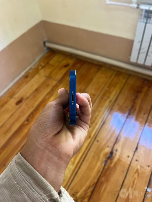 Iphone 12 mini xama joyi radnoy ochilmagan ozginda chaqa chuqalari bor
