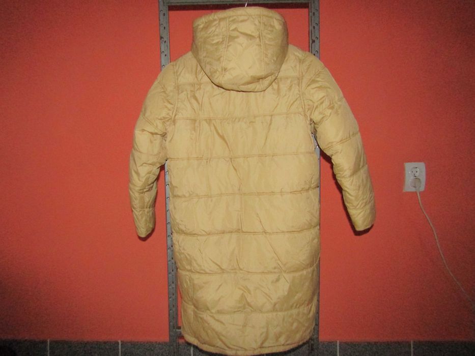 Vand jacheta ZARA cu gluga