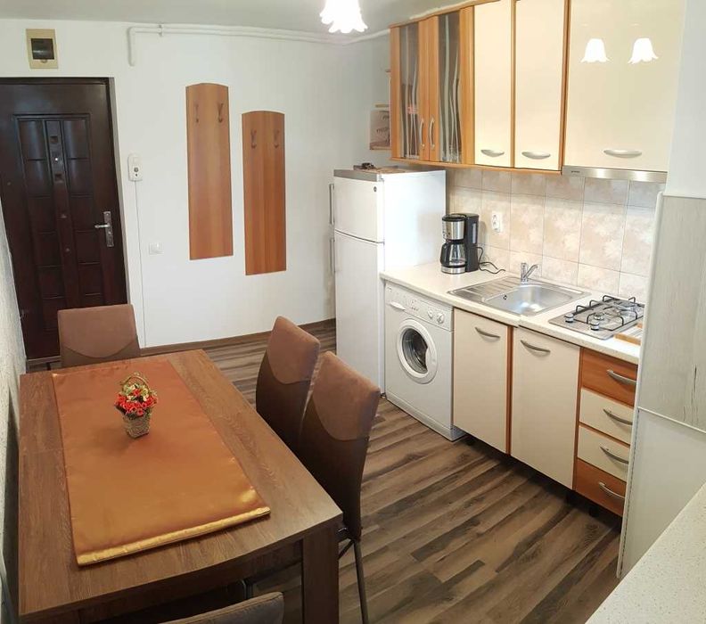 Inchiriez apartament mansarda, 2 camere - Cedonia