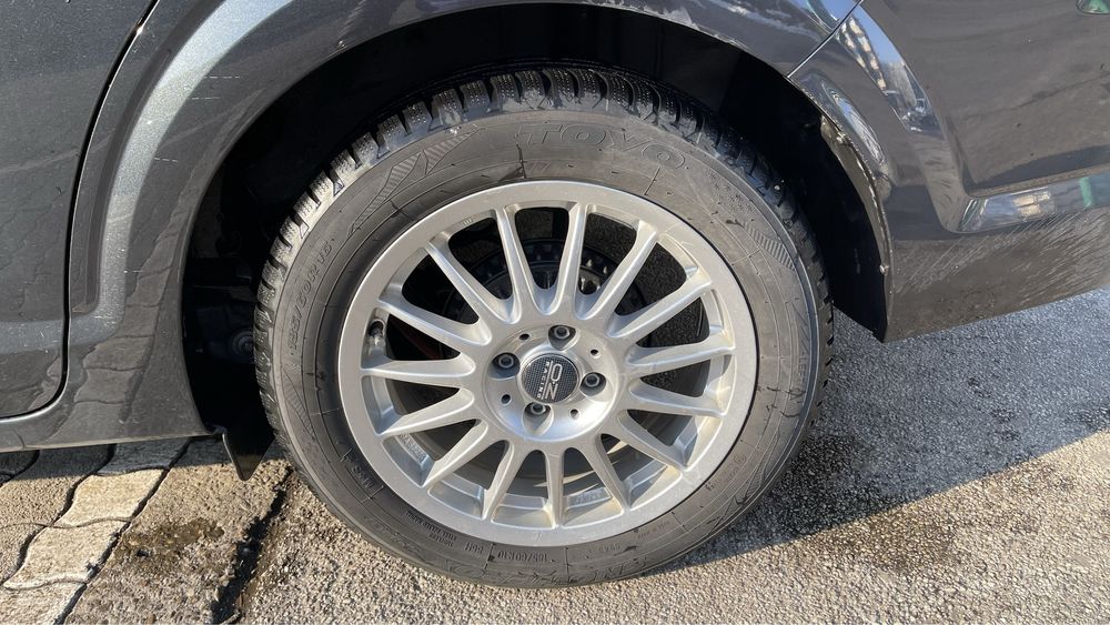 Vand jenti cu cauciucuri de iarna pentru Dacia Logan