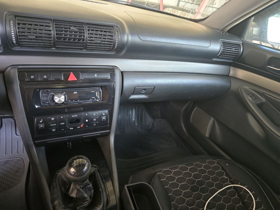 Продам Ауди а4 универсал