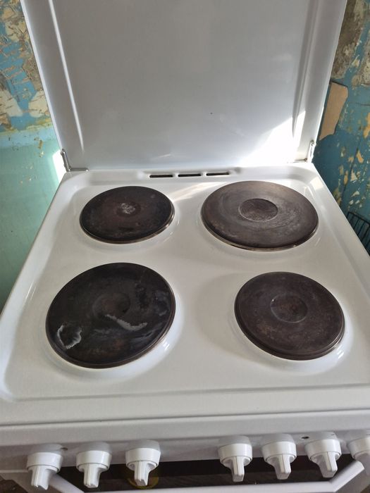 Продам плиту  INDESIT