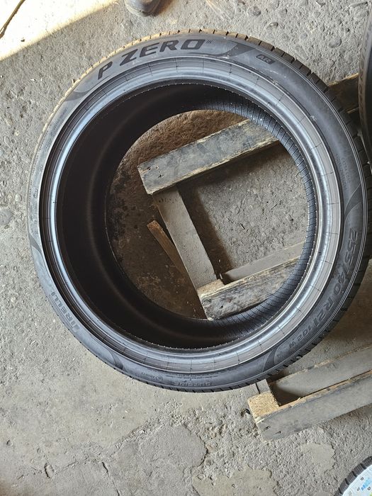 2 anvelope vara 255 40 21 Pirelli Pzero 2023