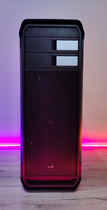 ИГРОВОЙ КОМПЬЮТЕР
Кейс под игры, монтаж и дизайн.