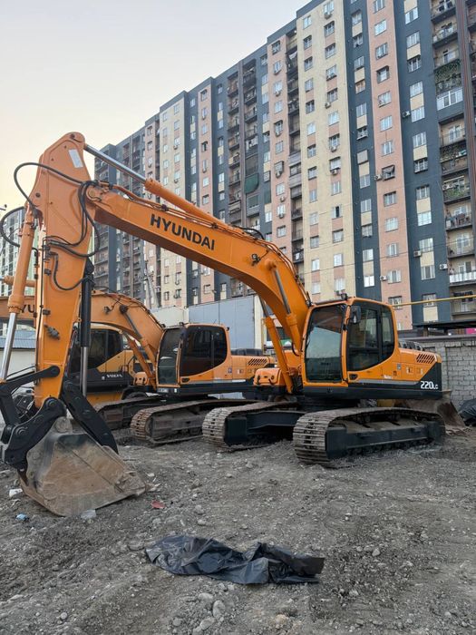 HYUNDAI R220LC 2012год
