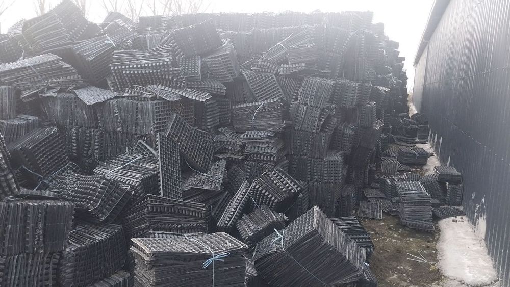 Plasmassalar sotiladi ishlab chiqqan tuvaklar