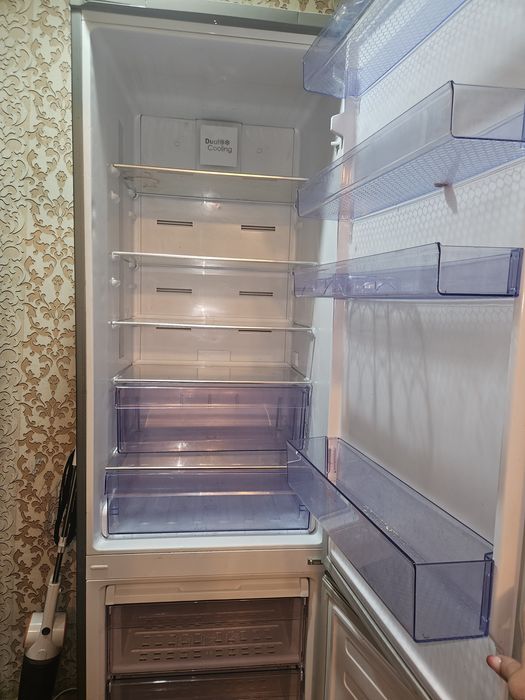 Продам холодильник