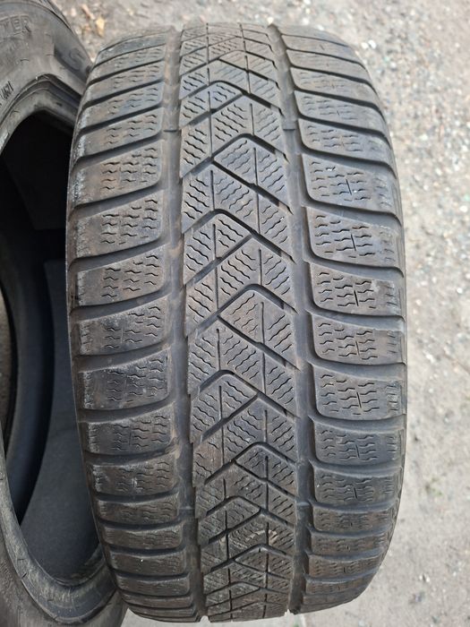 Продам шины. 235/45/18 пирелли