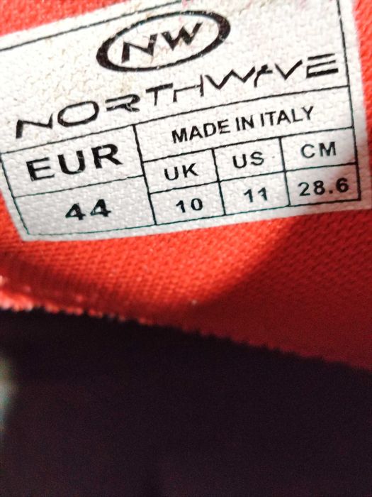 NORTHAWE Exremme RR talpă carbon, mărimea 44, interior 28,5 cm, defecți la stângul.