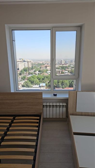 продается кровать полуторка с матрацем, имеется 2 шт