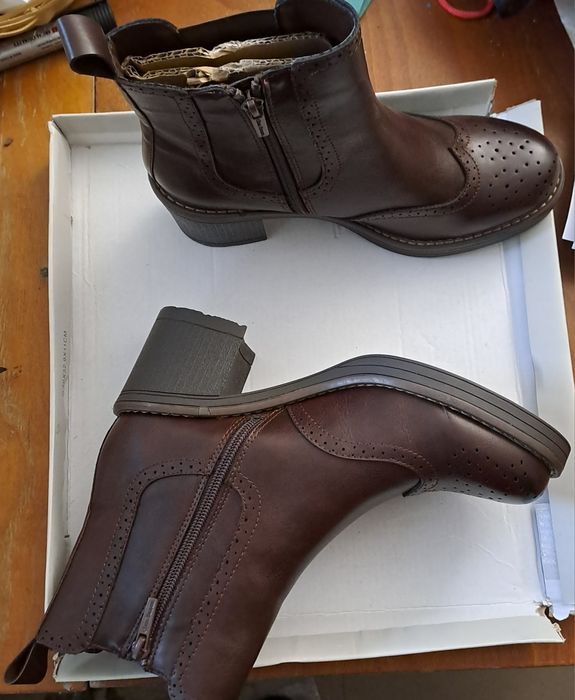 Ghete femei piele bordo firma Clara Barson, noi, cutie originală