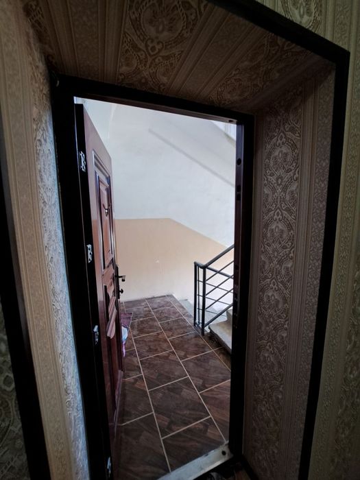 Ipateka bor 9mkr 3х 100kv сотилади 9bozor orqaci (maklersiz  uy egasi