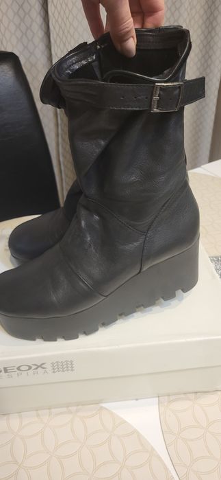 Боти на платформа естествена кожа