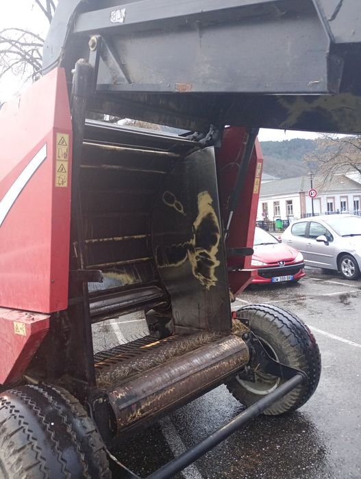 Presă baloți rotunzi Balotiera Fella Fb25L Krone