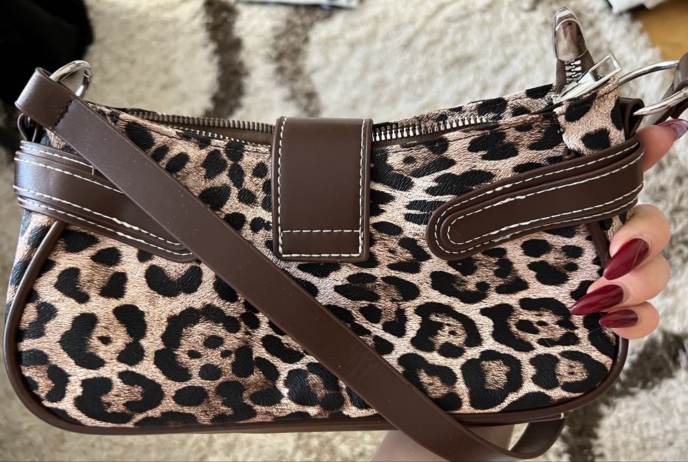 Чанта с леопардов принт