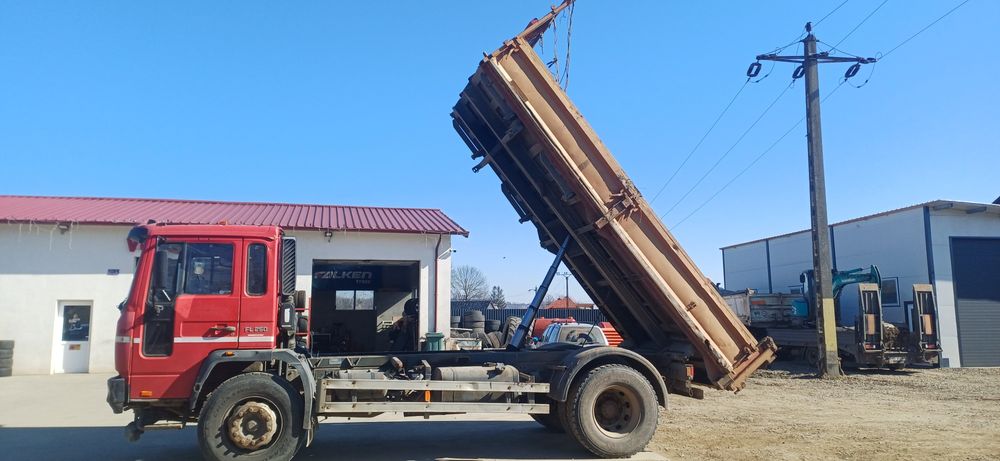 Camion Volvo Bena  basculabila
