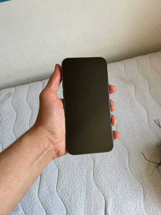 iPhone 13 pro max, yomkost 86%, chexol va steklo bilan