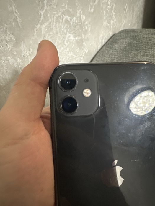 Продам Iphone 11 128