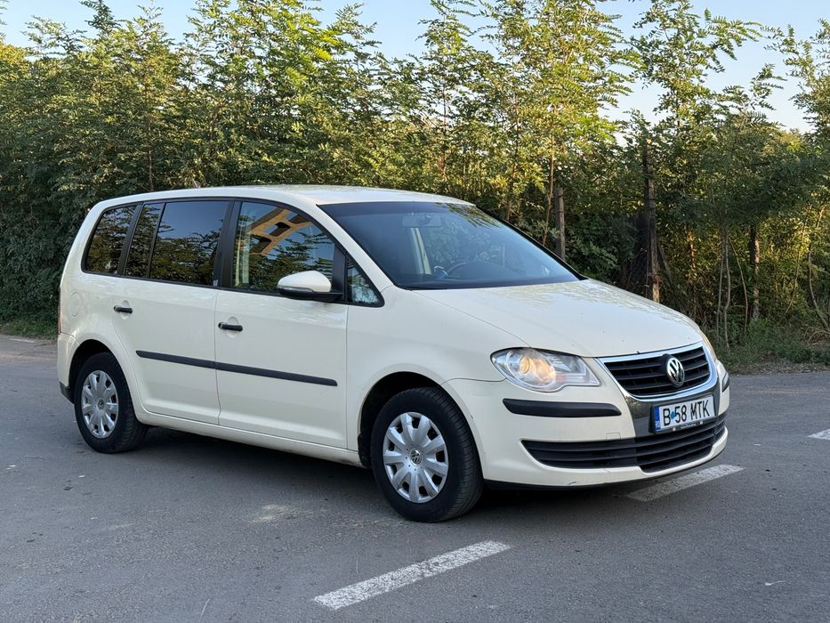 VOLKSWAGEN Touran