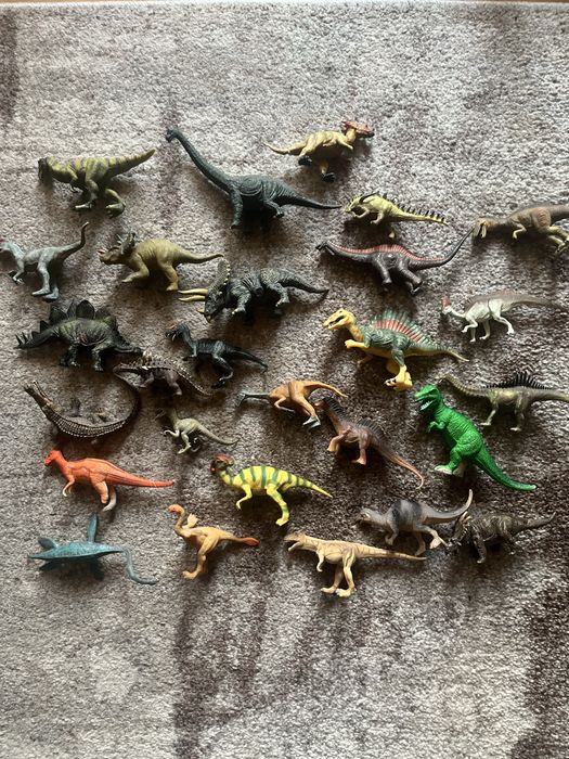 Dinozauri Si Reviste cu Dinozauri