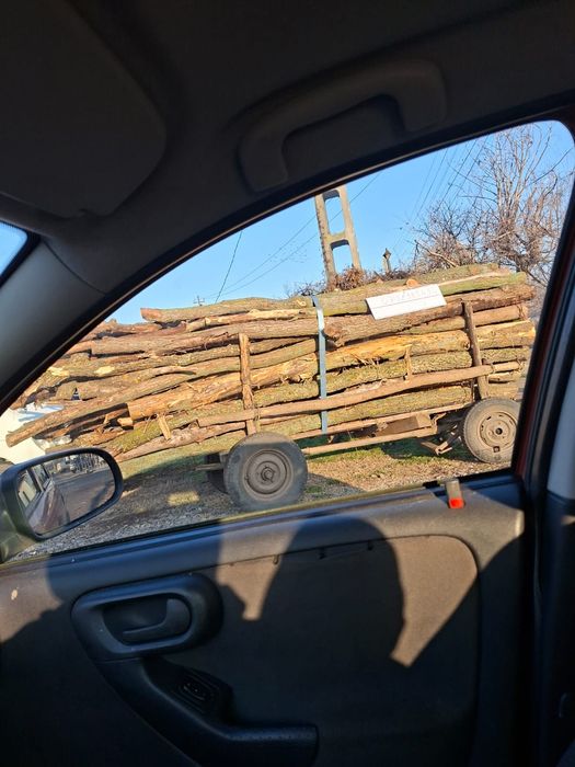 Vand lemne:salcam, stejar si nuc uscat!Cioate sparte!