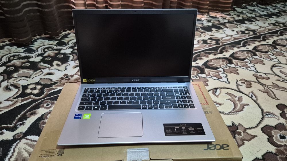 Acer core I 7 sotiladi