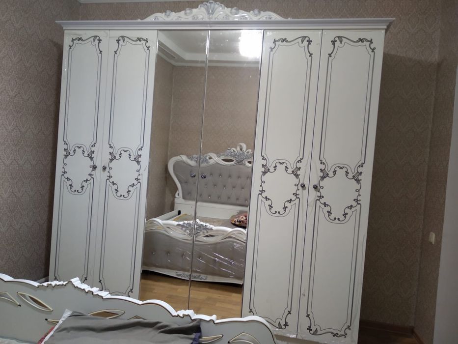 Спальный гарнитур