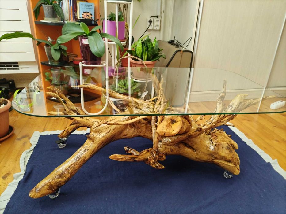 Уникални  маси, ръчно изработени.