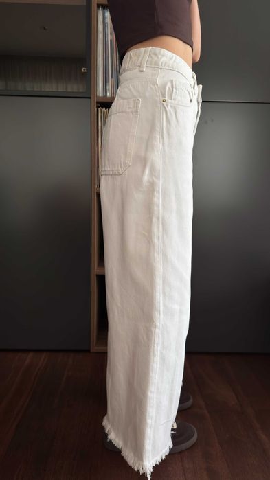 Blugi Zara wide-leg, tiv franjurat, crem/ecru, talie inalta, 40