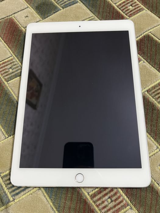 Vand tableta ipad air 2 cu cartela