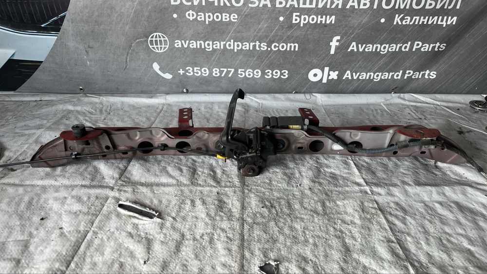 Предна греда под капак Toyota Yaris 2010-