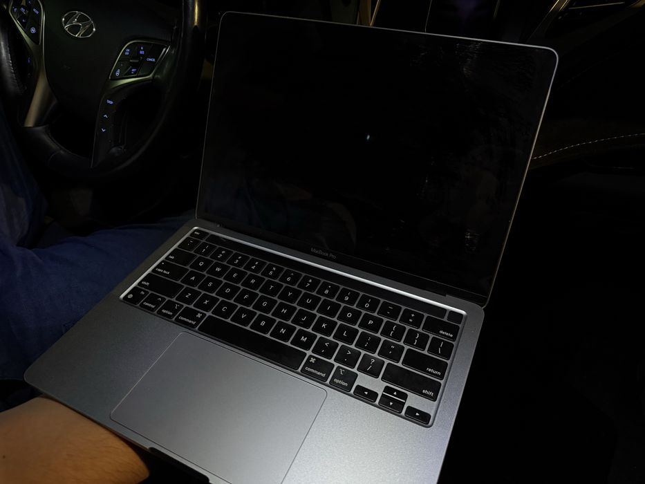 Apple Mac Book 13 pro