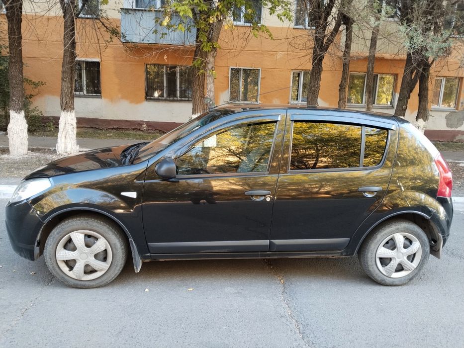 Рено Сандеро 2013
