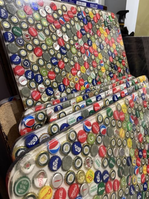 Blaturi  mese din rasina epoxidica cu capace de bere