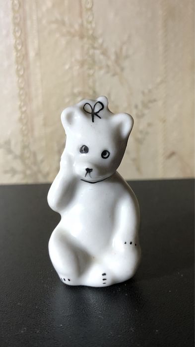 Статуэтка «Медвежонок с бантиком»