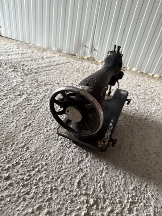 Masina de cusut Singer