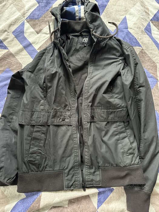 Продавам анцузи, ветровка и суитчъри и други